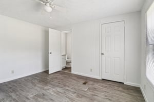 Gilbert St-2106-014.jpg