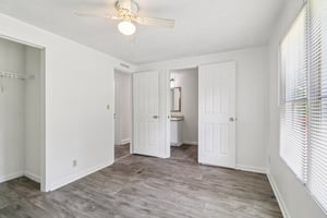 Gilbert St-2106-021.jpg