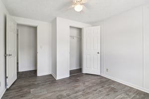 Gilbert St-2106-024.jpg