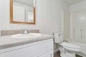 Gilbert St-2106-027.jpg