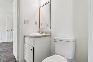 Gilbert St-2106-028.jpg