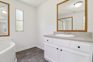 Gilbert St-2106-031.jpg