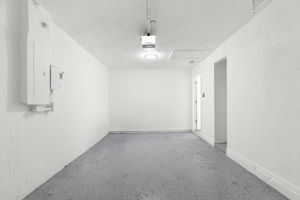  Photo 33
