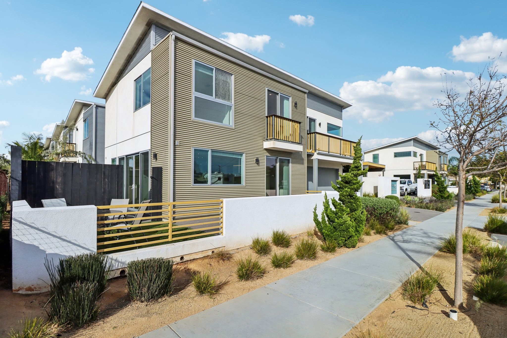 Holly Ave 1-S2502-003.jpg