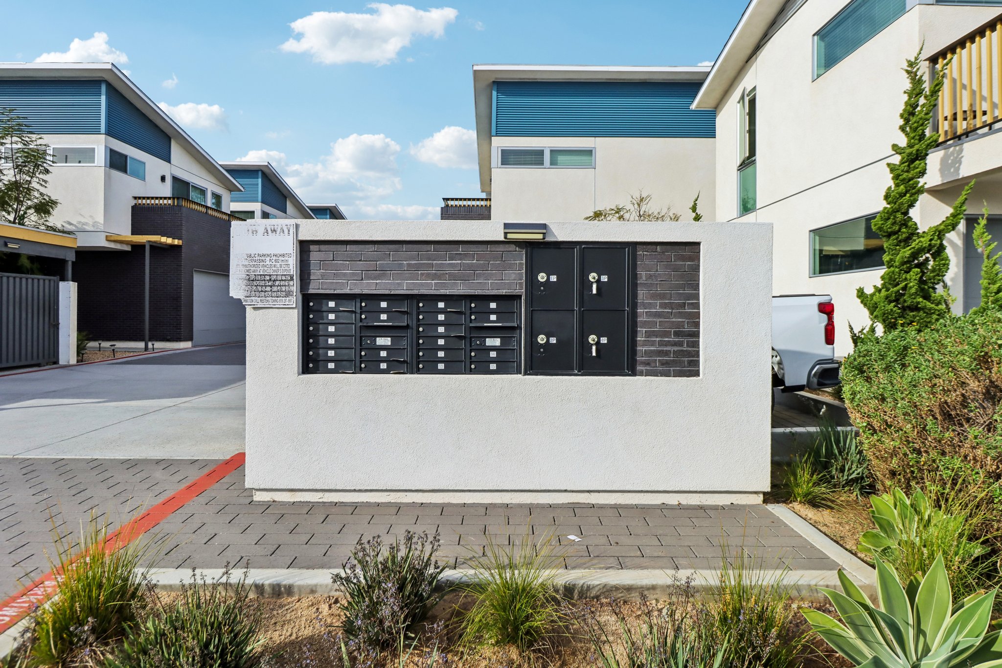 Holly Ave 1-S2502-006.jpg