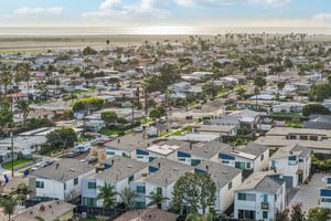 Holly Ave 1-S2502-056.jpg