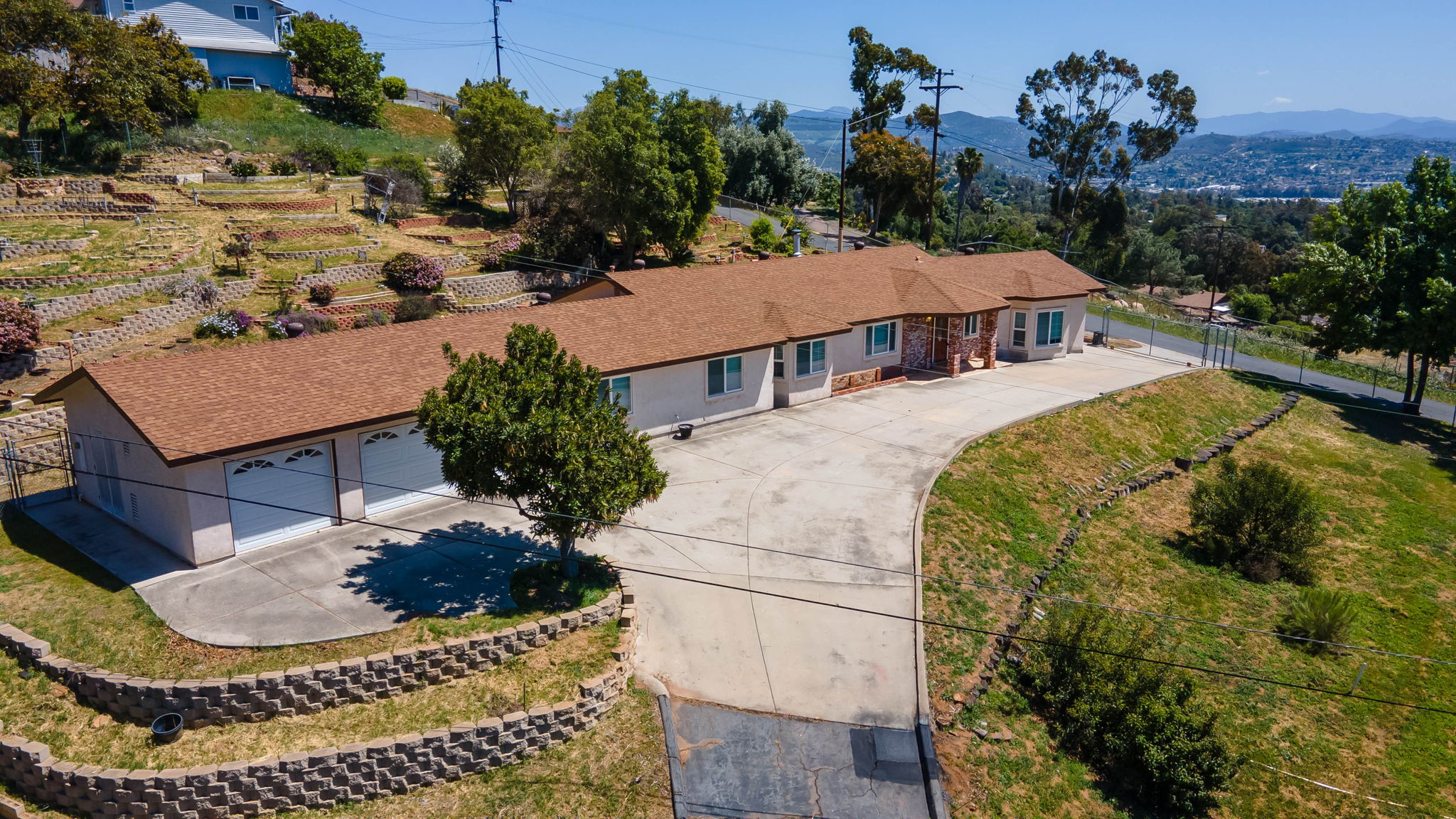 11669 Valle Vista Rd, Lakeside, CA 92040