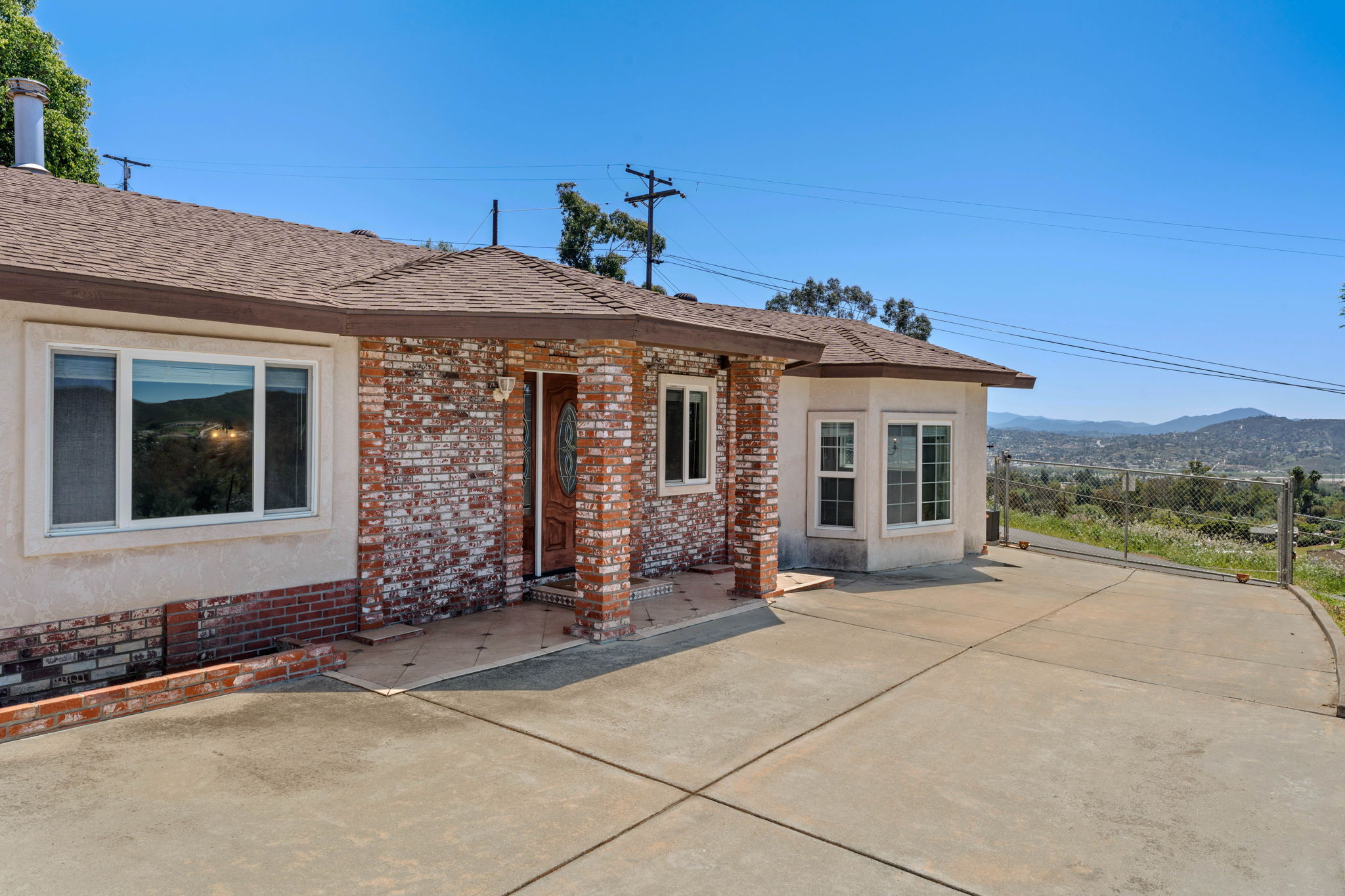 11669 Valle Vista Rd, Lakeside, CA 92040