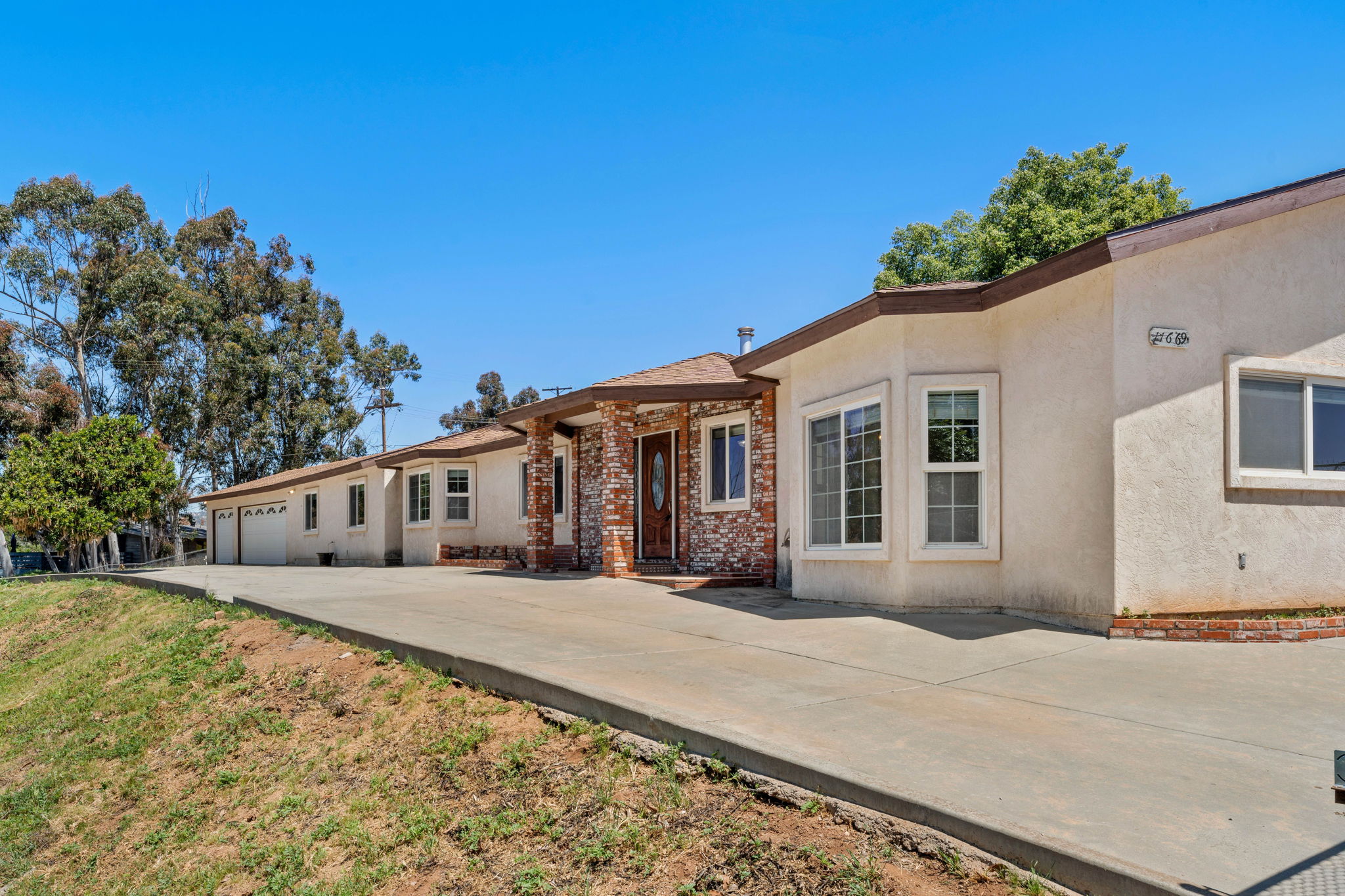 11669 Valle Vista Rd, Lakeside, CA 92040