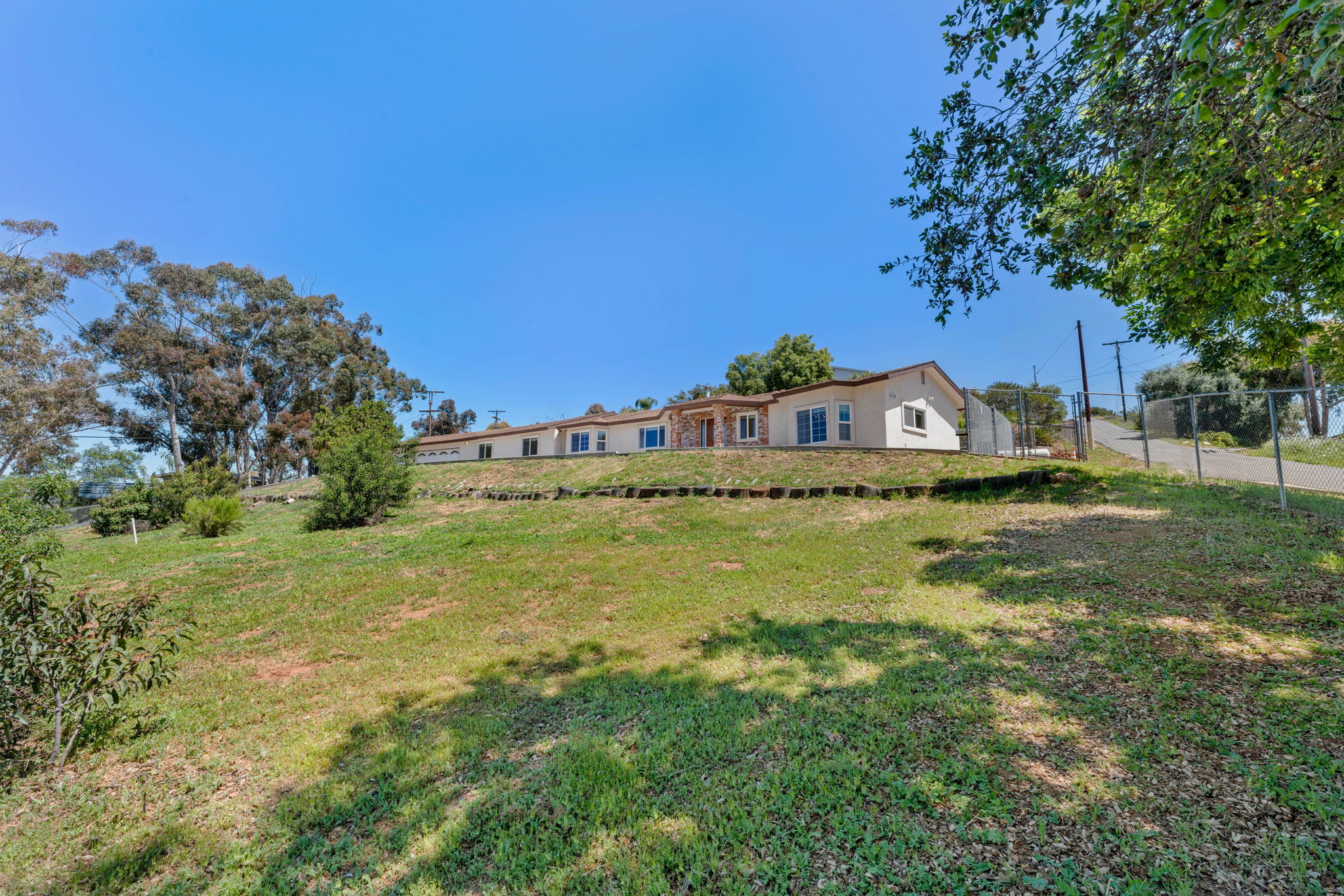 11669 Valle Vista Rd, Lakeside, CA 92040