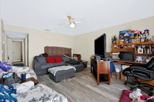  Photo 31