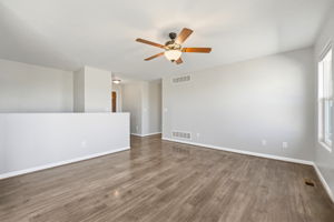 DPB06824