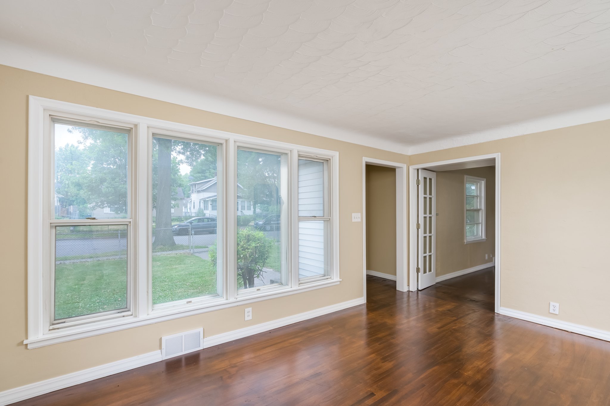 1169 Lawson Ave E, St Paul, MN 55106, US Photo 3