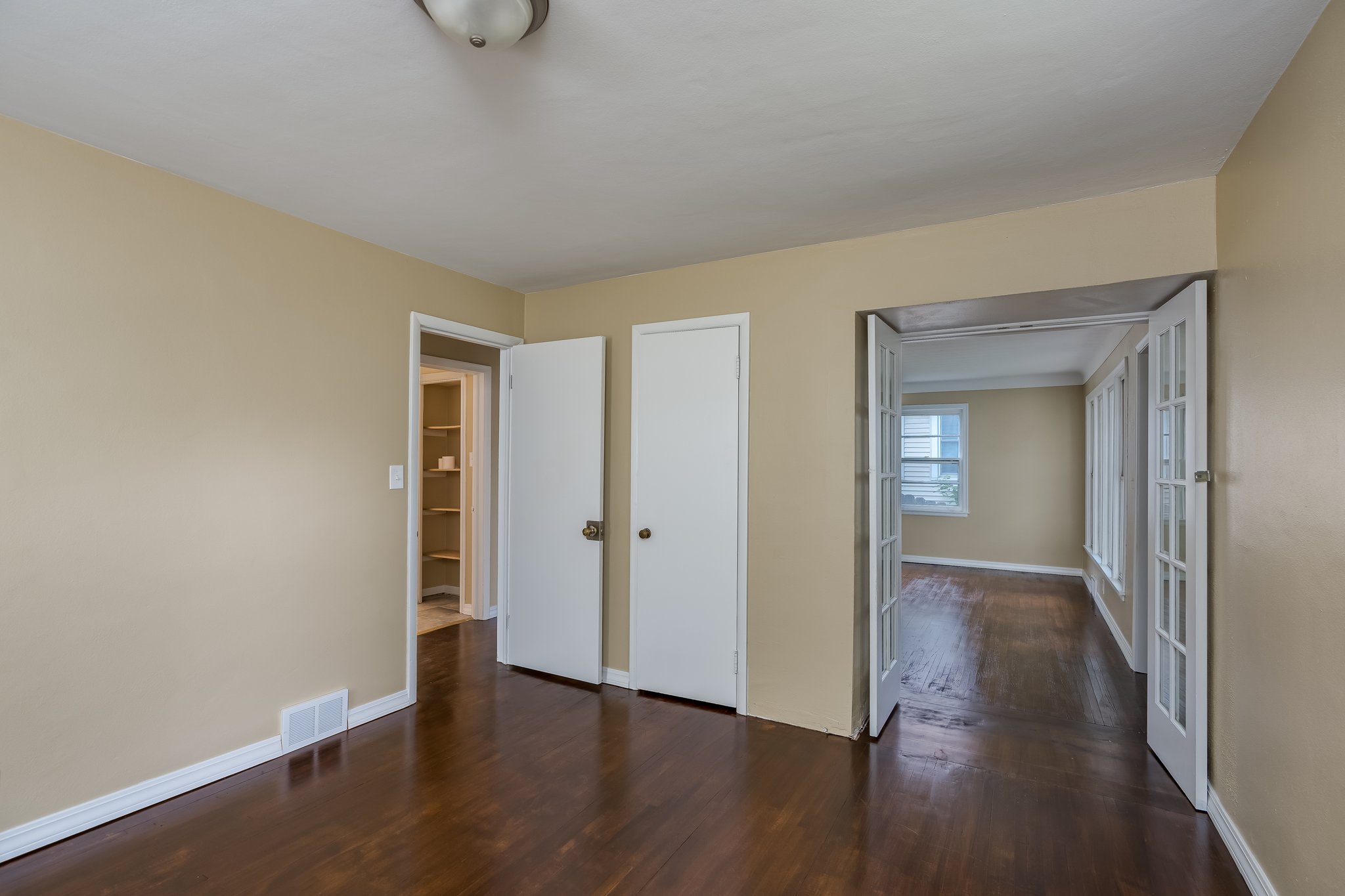 1169 Lawson Ave E, St Paul, MN 55106, US Photo 5