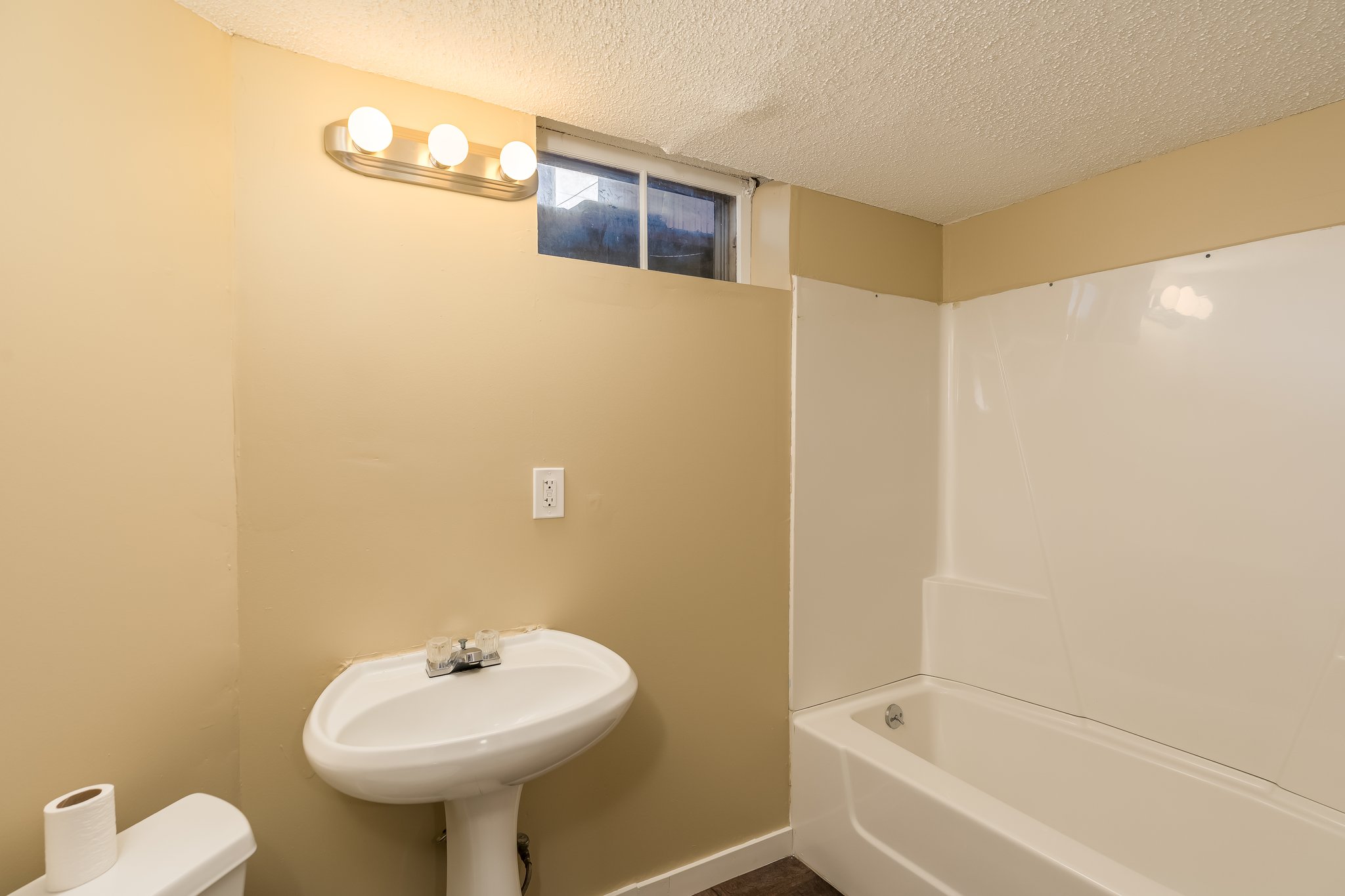 1169 Lawson Ave E, St Paul, MN 55106, US Photo 16