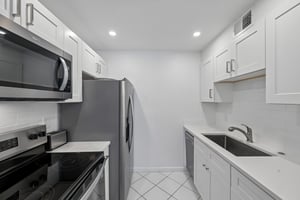 7th St N 1-S0907-015.jpg