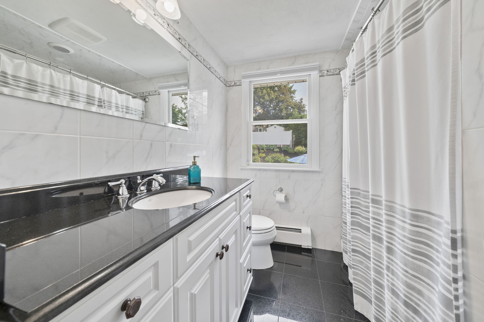 Bathroom with bathtub/shower