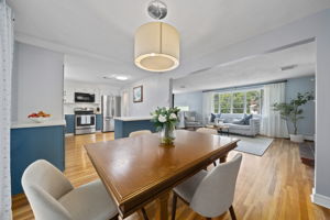 dining/entertainment area
