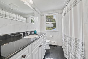 Bathroom with bathtub/shower