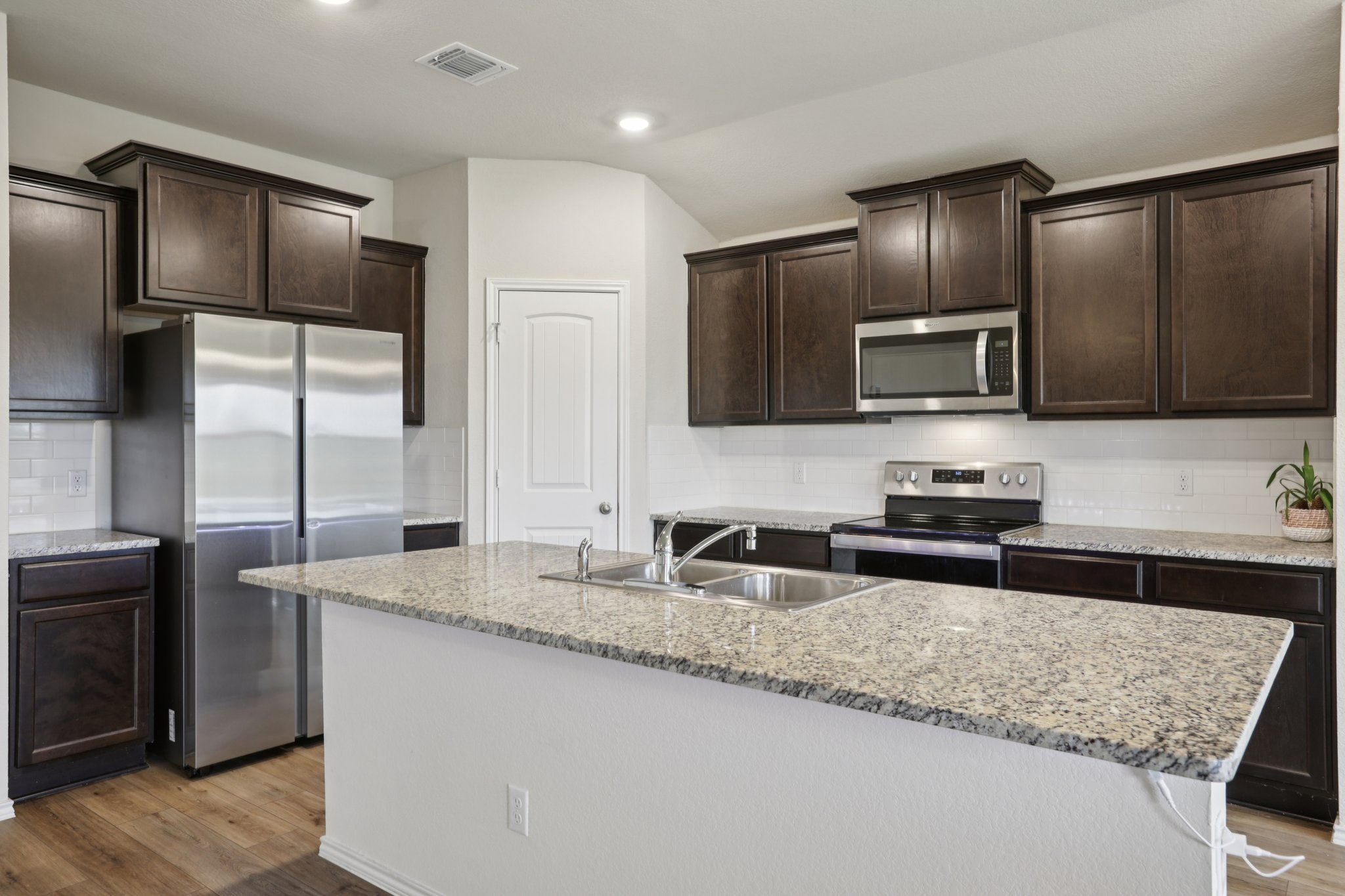 Break Ave-S0612-015.jpg