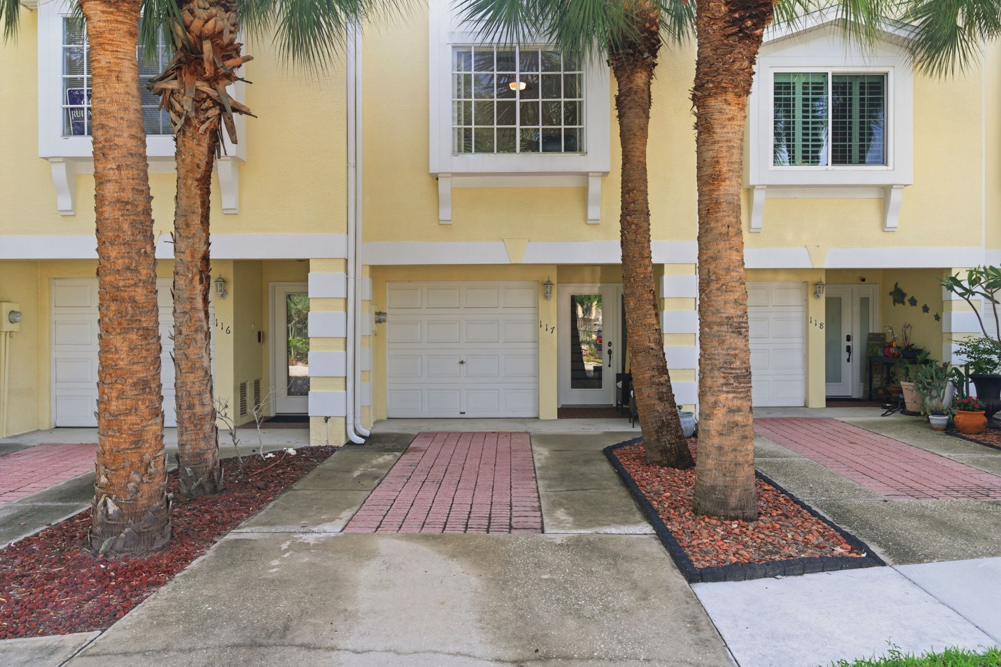 Front Exteriors (4)