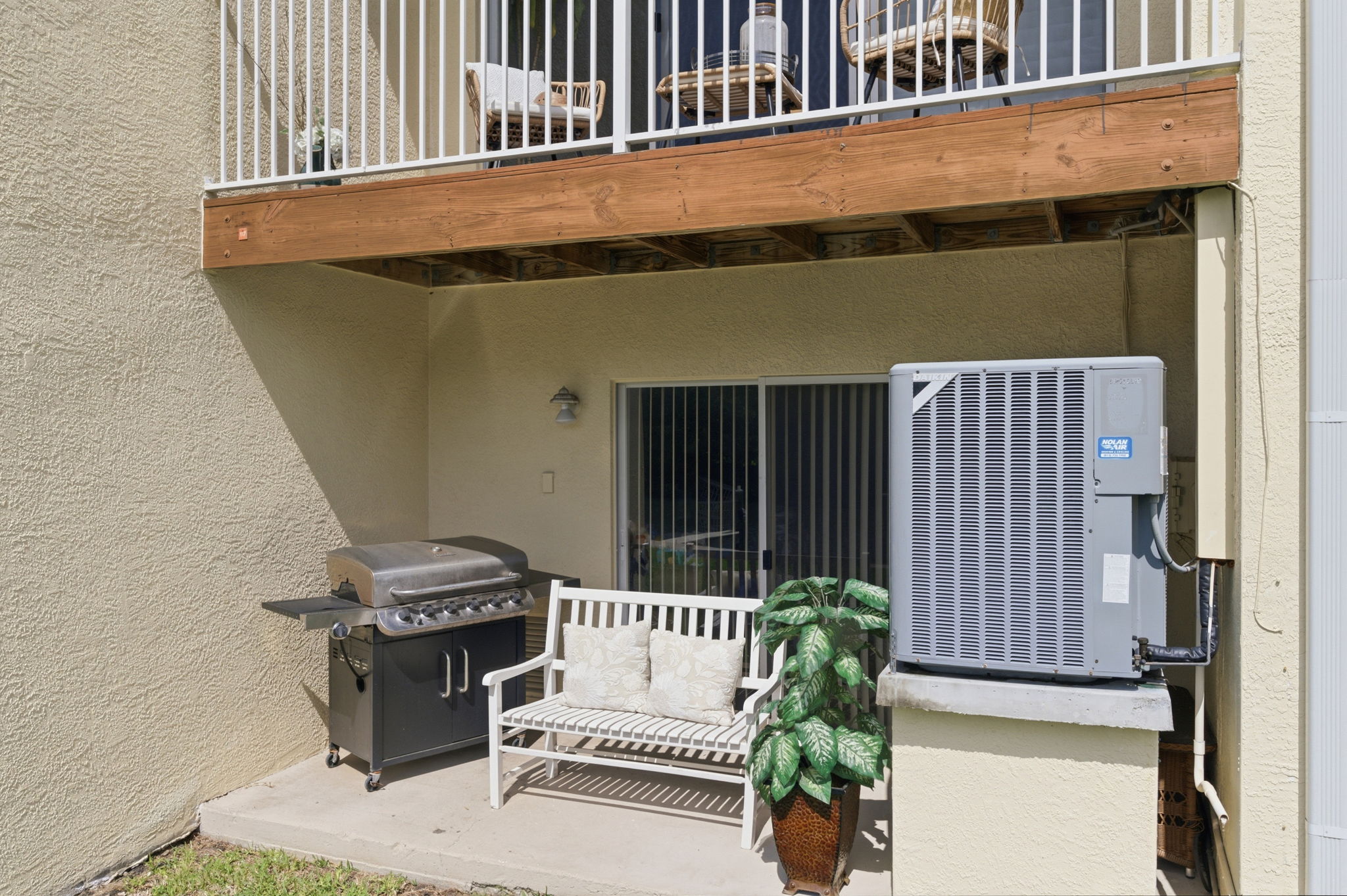 Rear Exteriors (1)