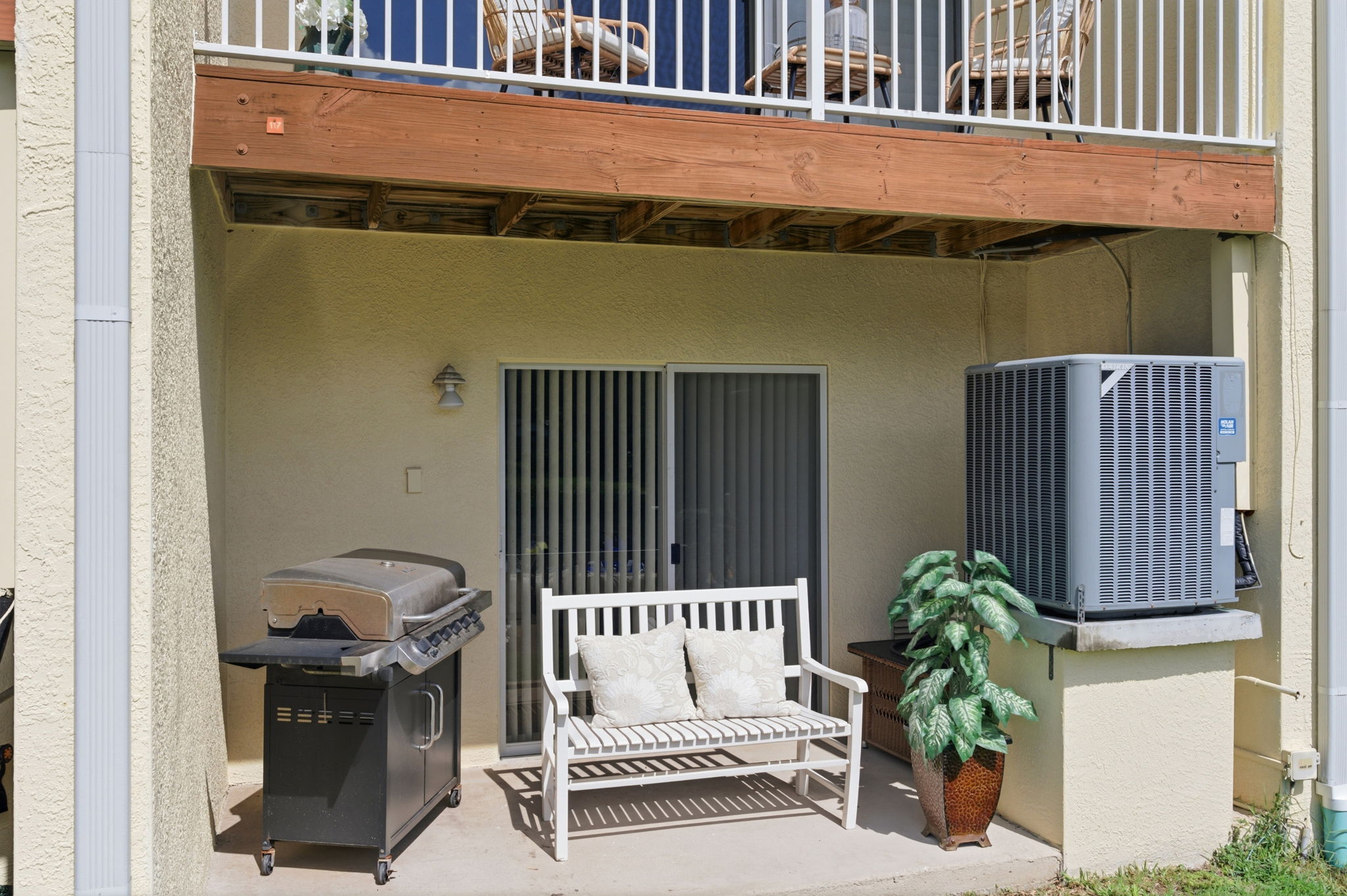 Rear Exteriors (3)