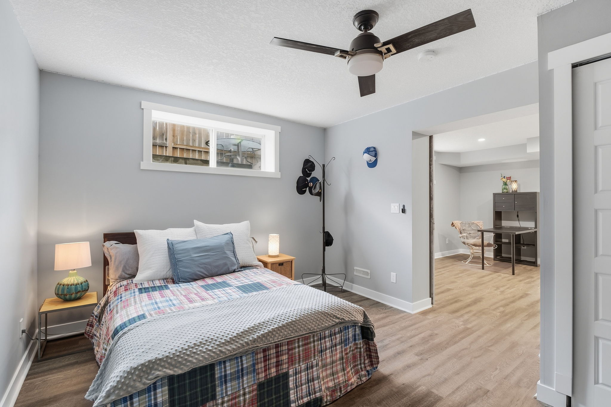  Photo 67