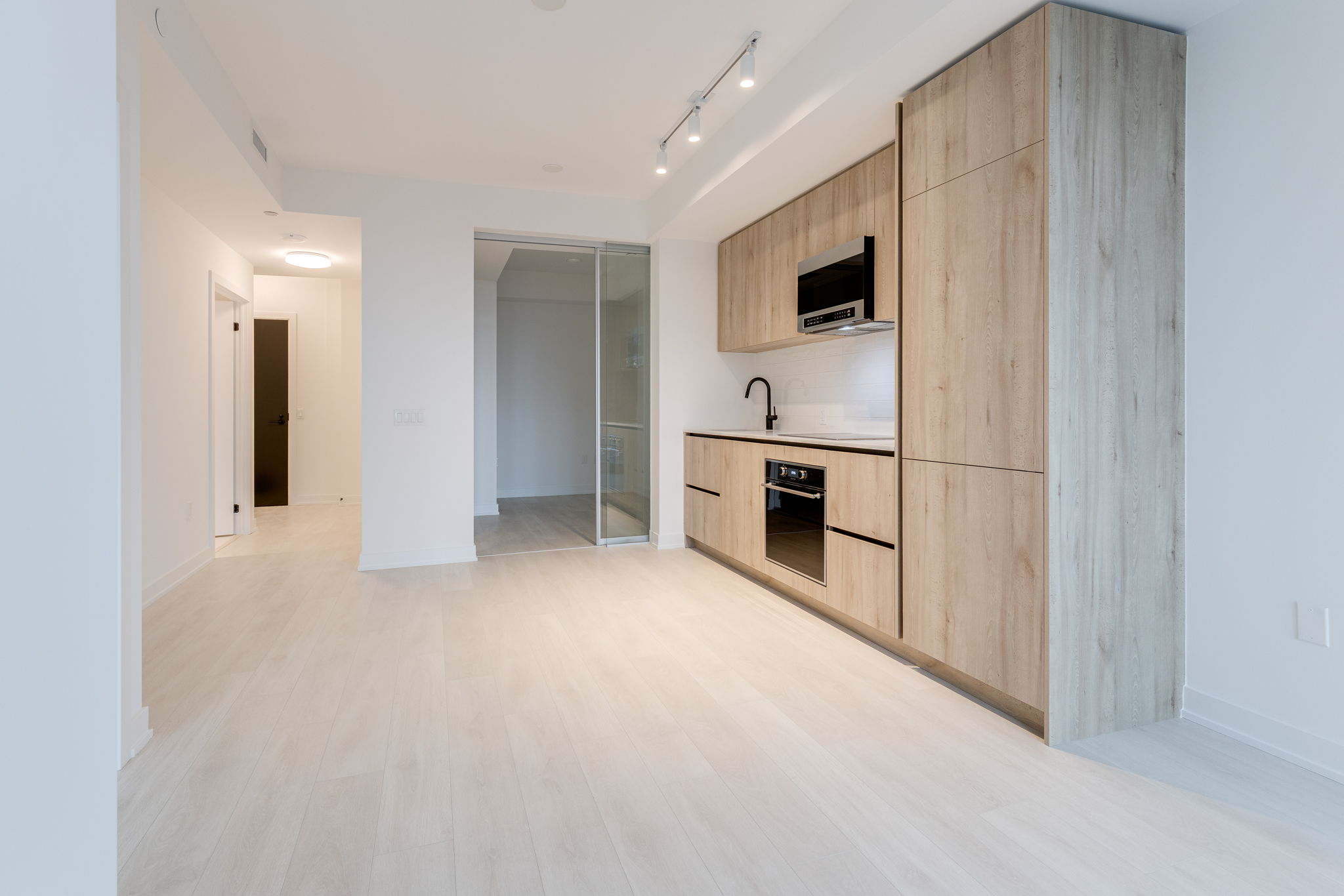 Toronto property showcase — delivered property photograph 8