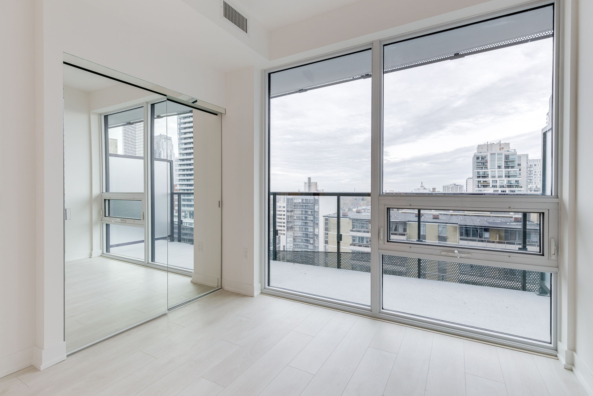 Toronto property showcase — delivered property photograph 11