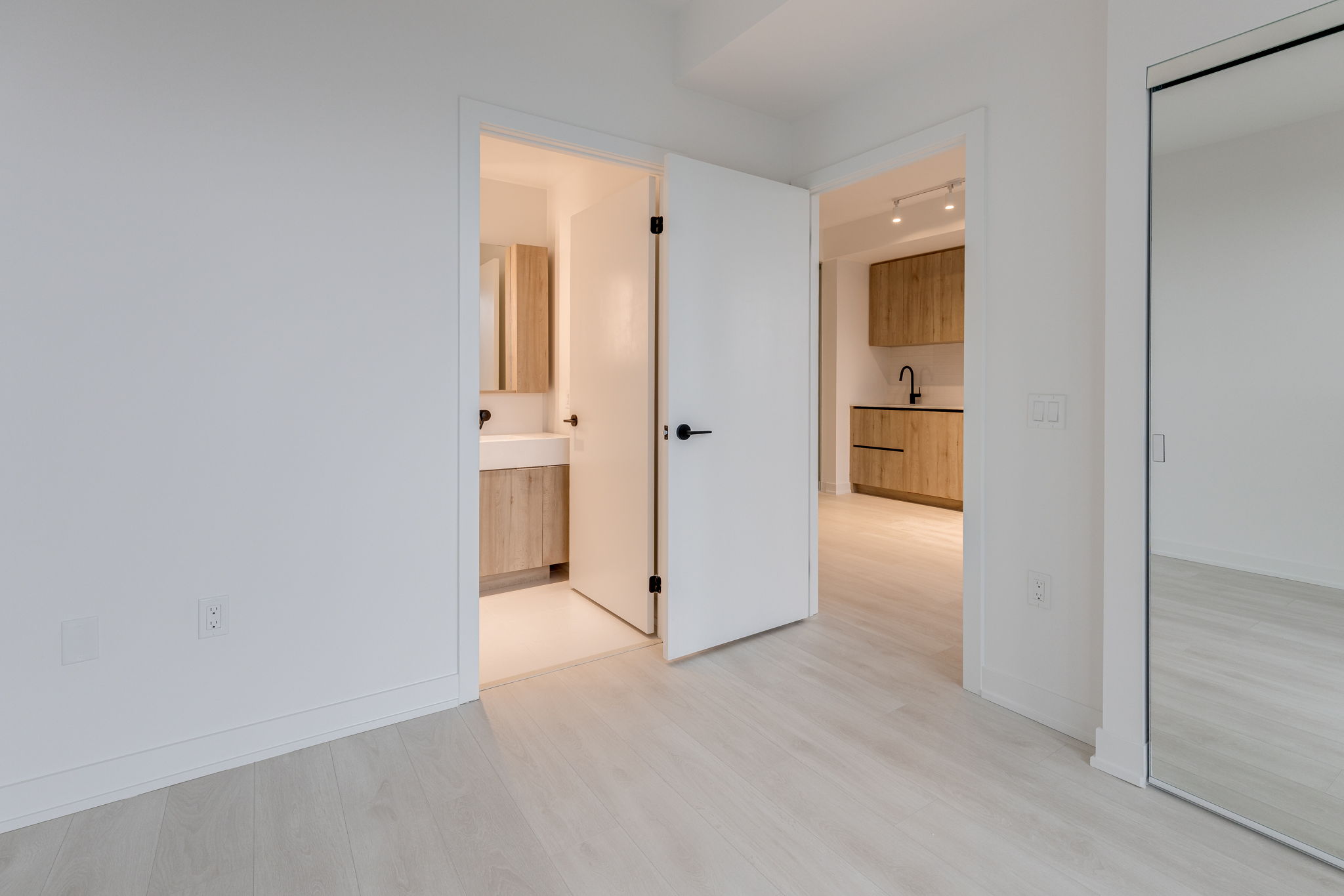 Toronto property showcase — delivered property photograph 12