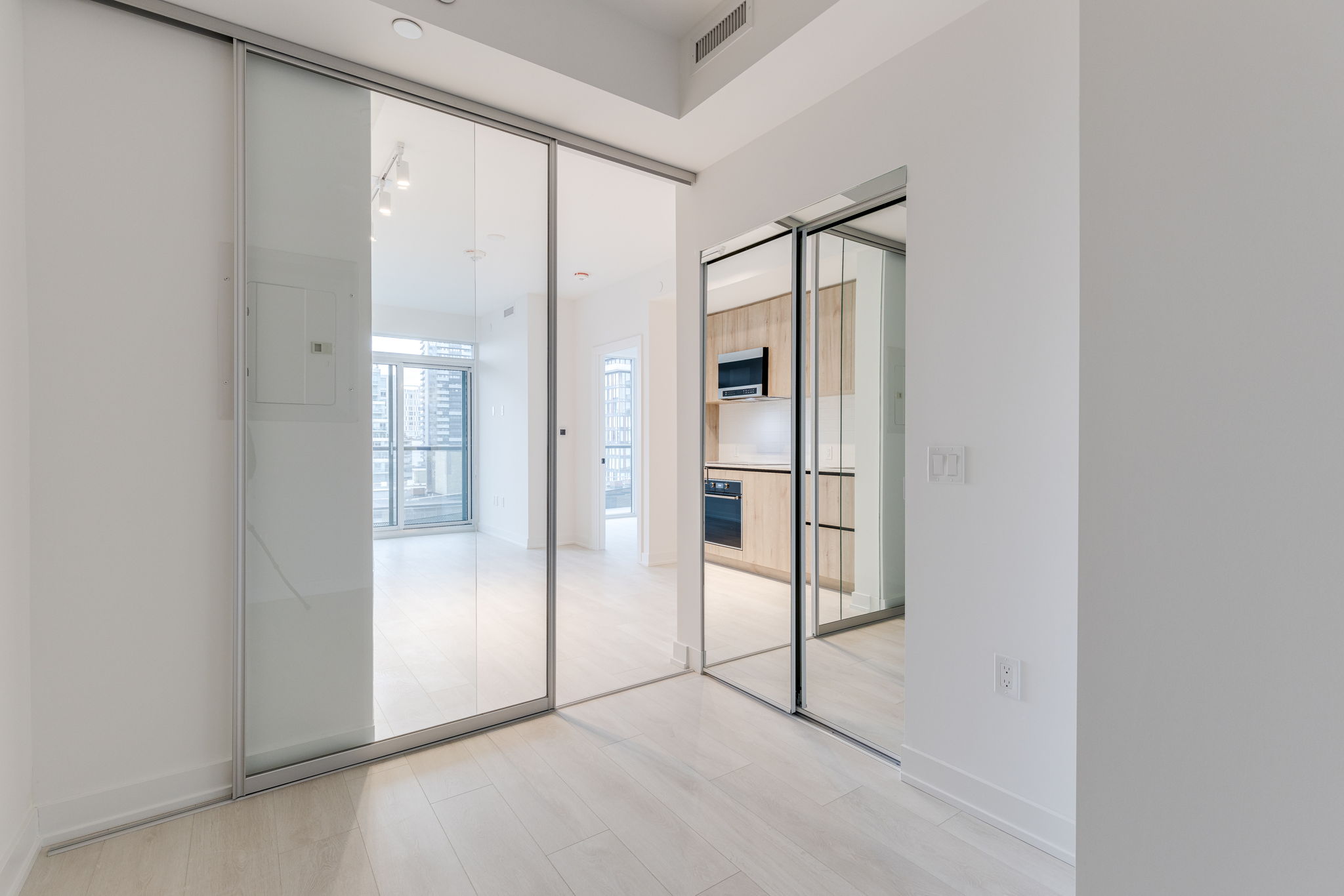 Toronto property showcase — delivered property photograph 15