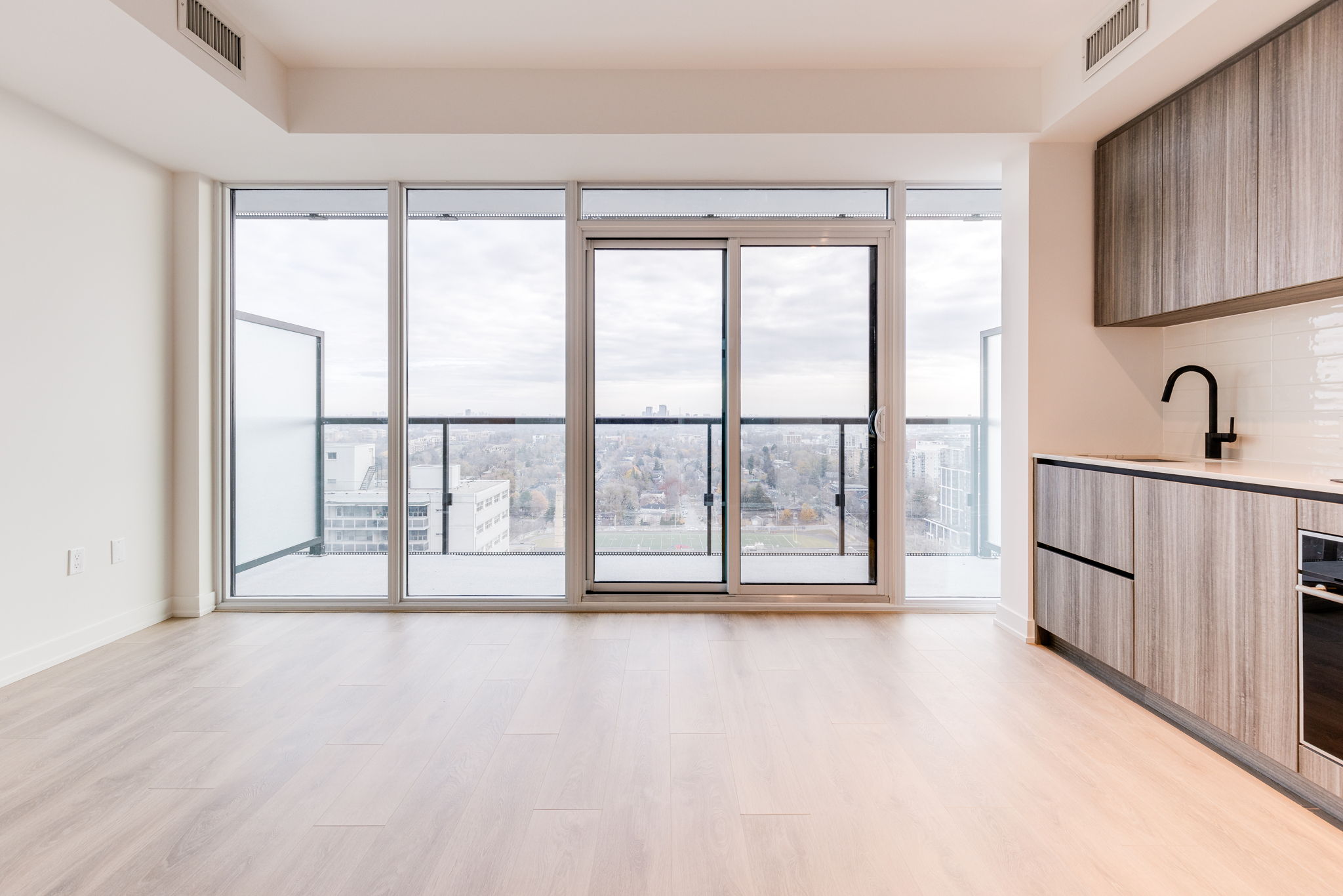 Toronto property showcase — delivered property photograph 12