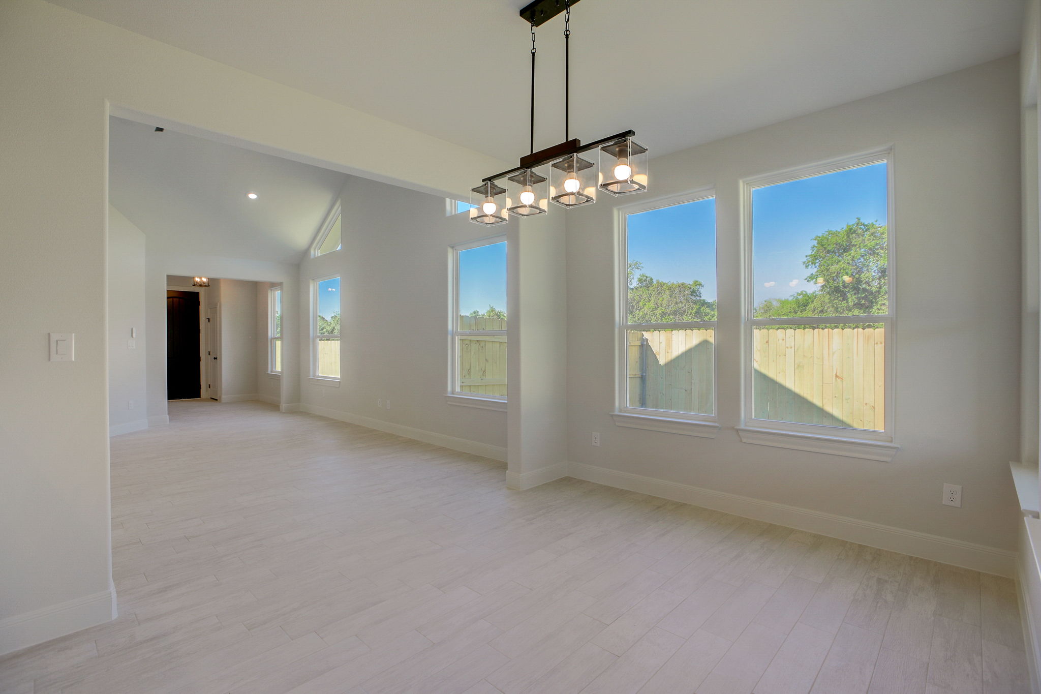 Breakfast / Living Area
