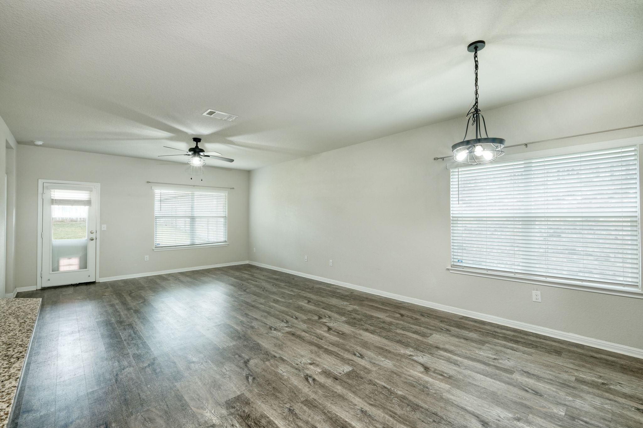 Dining/Kitchen