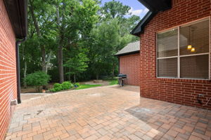  Photo 48