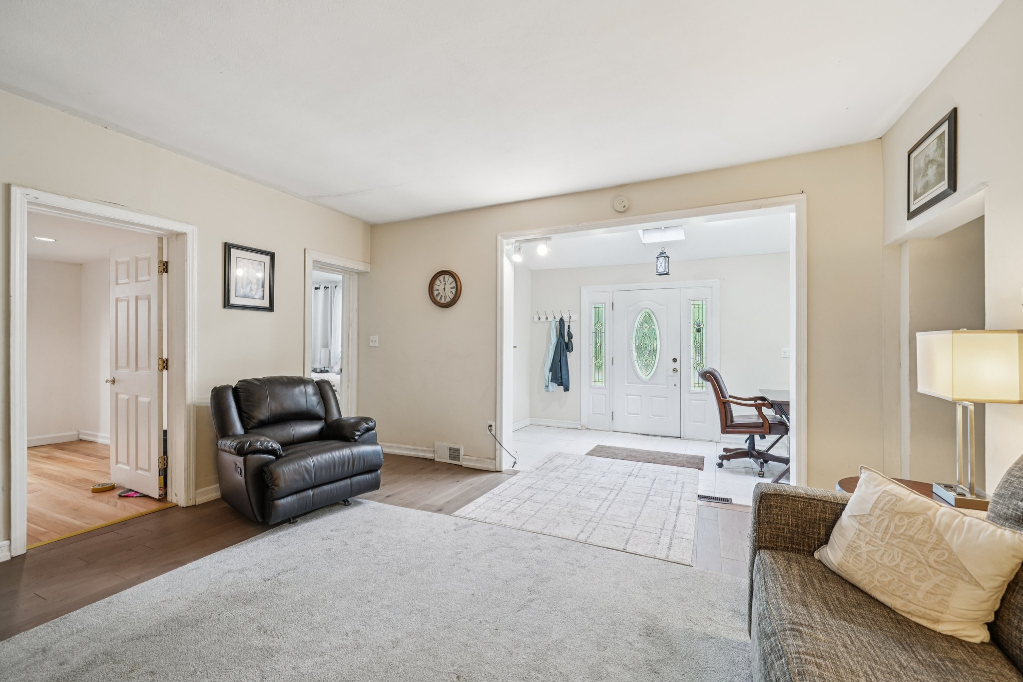Manitee Ave-S1408-007.jpg