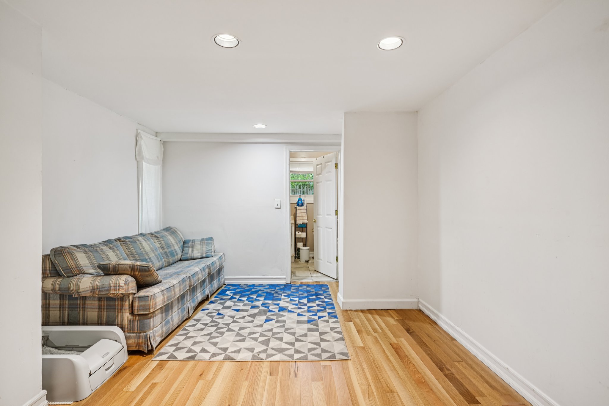 Manitee Ave-S1408-021.jpg