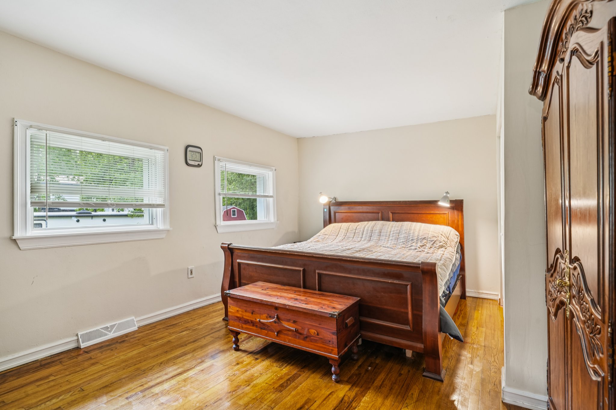 Manitee Ave-S1408-026.jpg