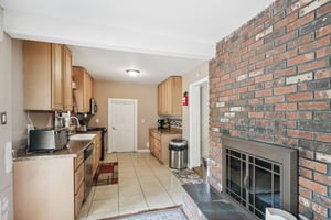 Manitee Ave-S1408-012.jpg