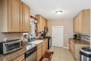 Manitee Ave-S1408-013.jpg