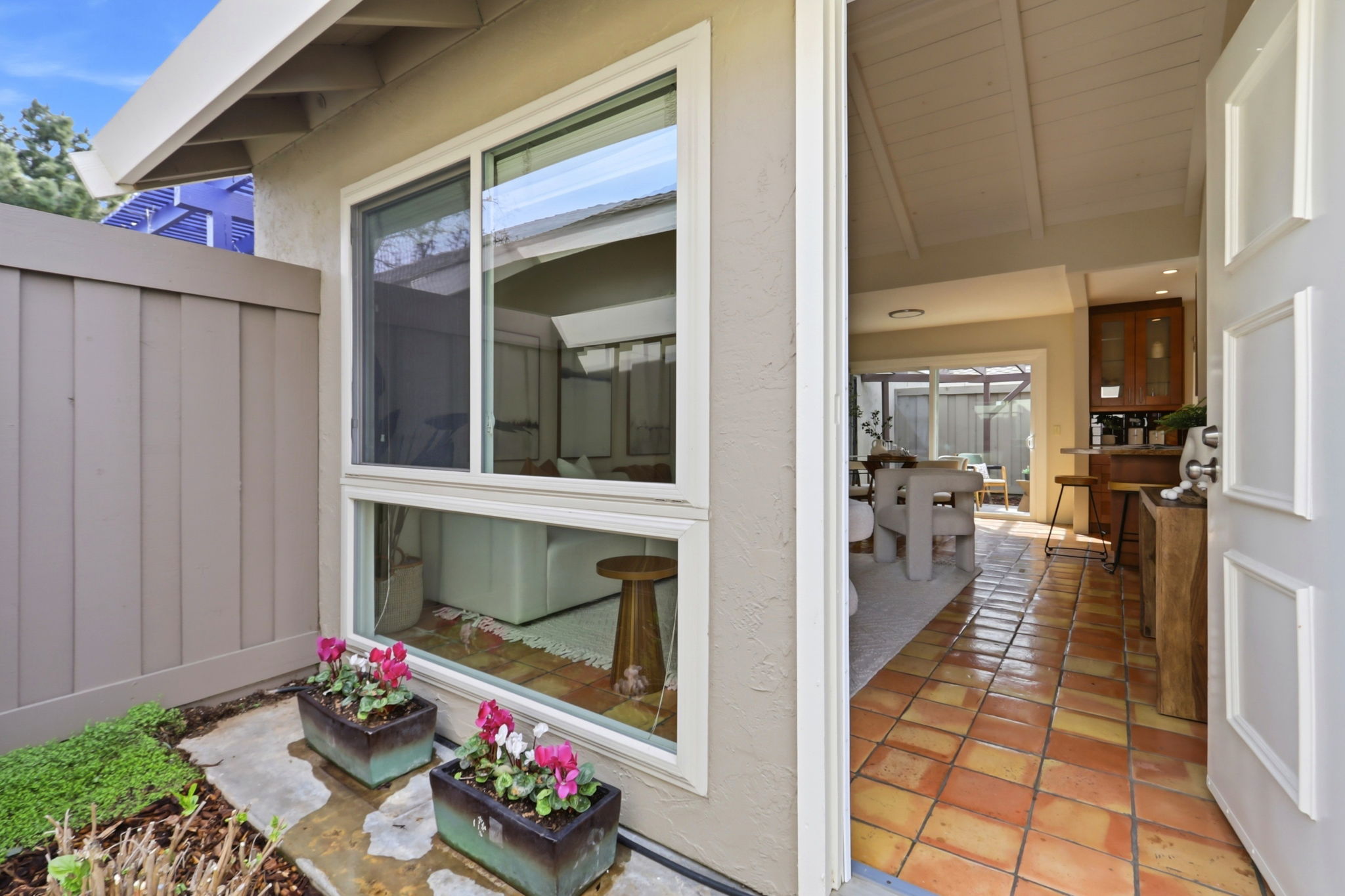 006_F8_117 Milmar Way