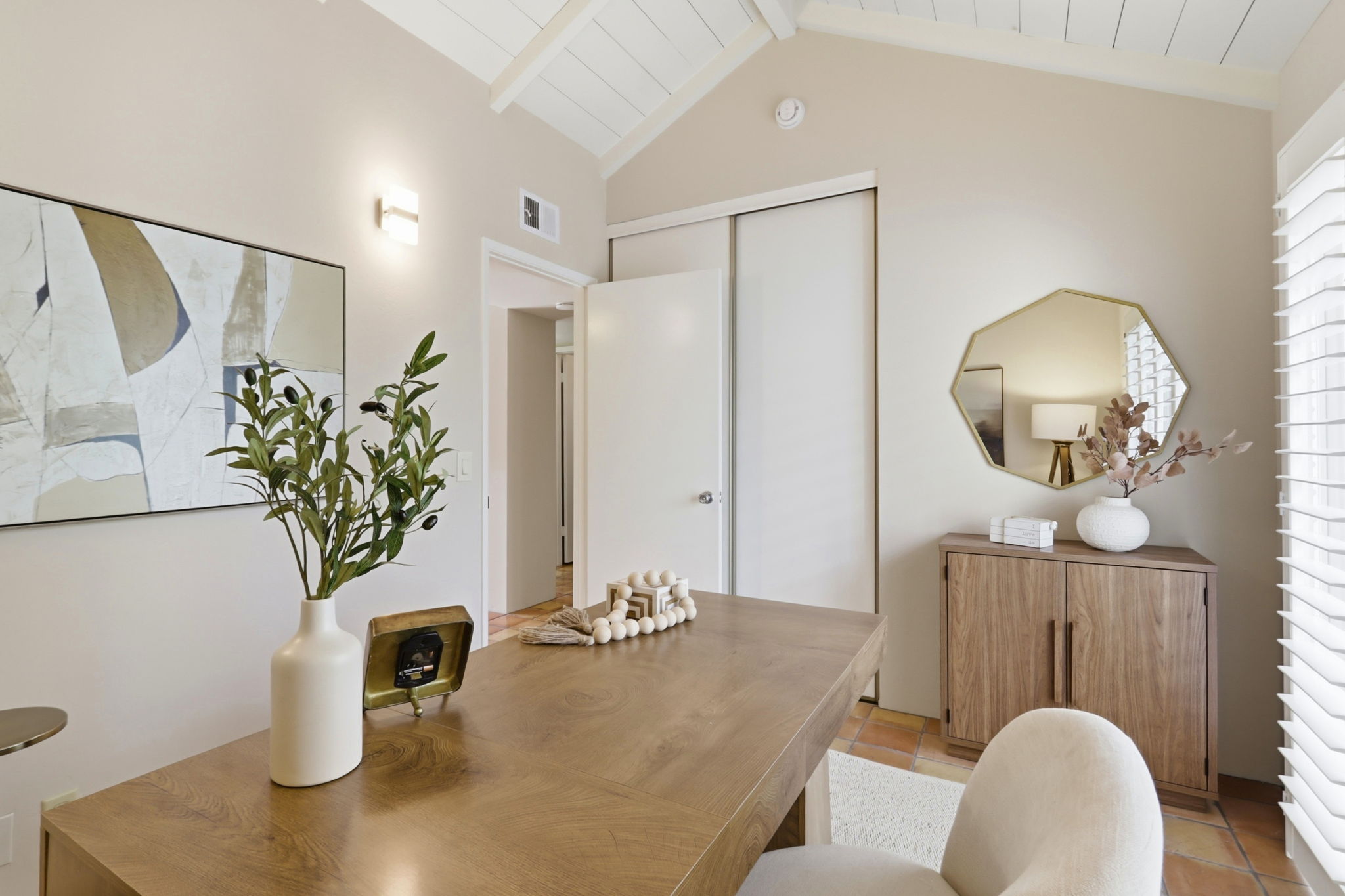 021_F8_117 Milmar Way