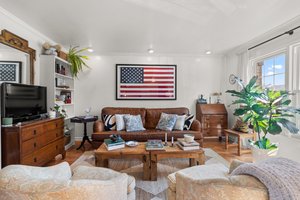 10. 117 Pontiac Way.jpg