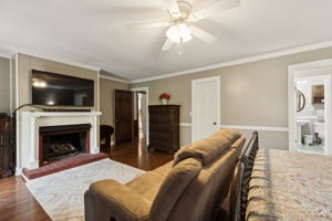  Photo 46