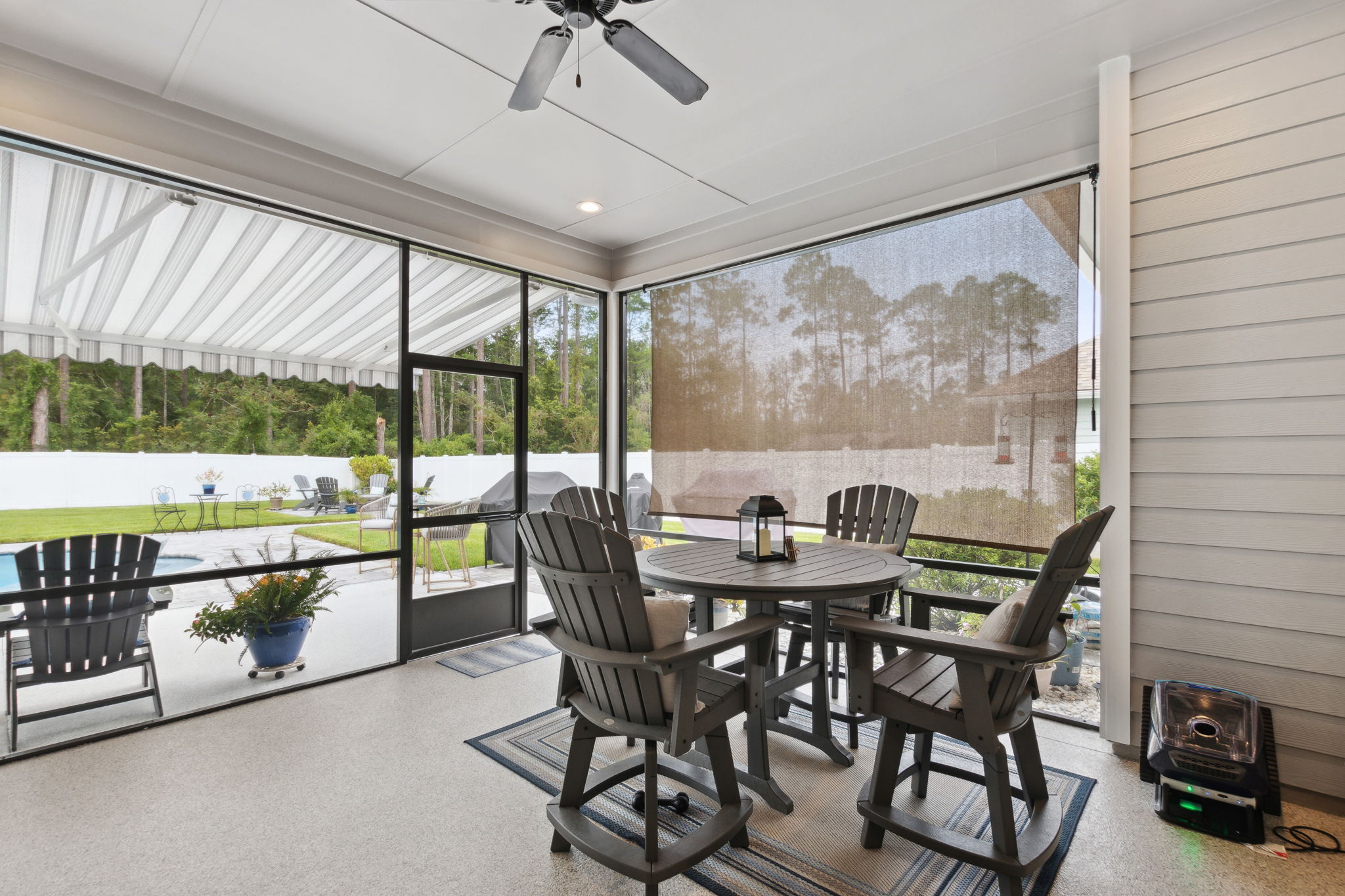 Screened-in Porch