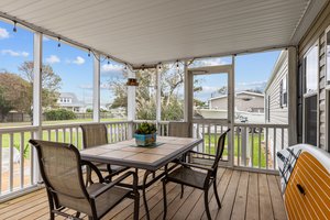 Screened Deck overlooking Front Yard