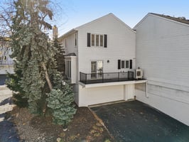 Edgewater Dr-S2210-046.jpg