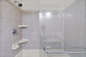 11705 Lone Tree 32