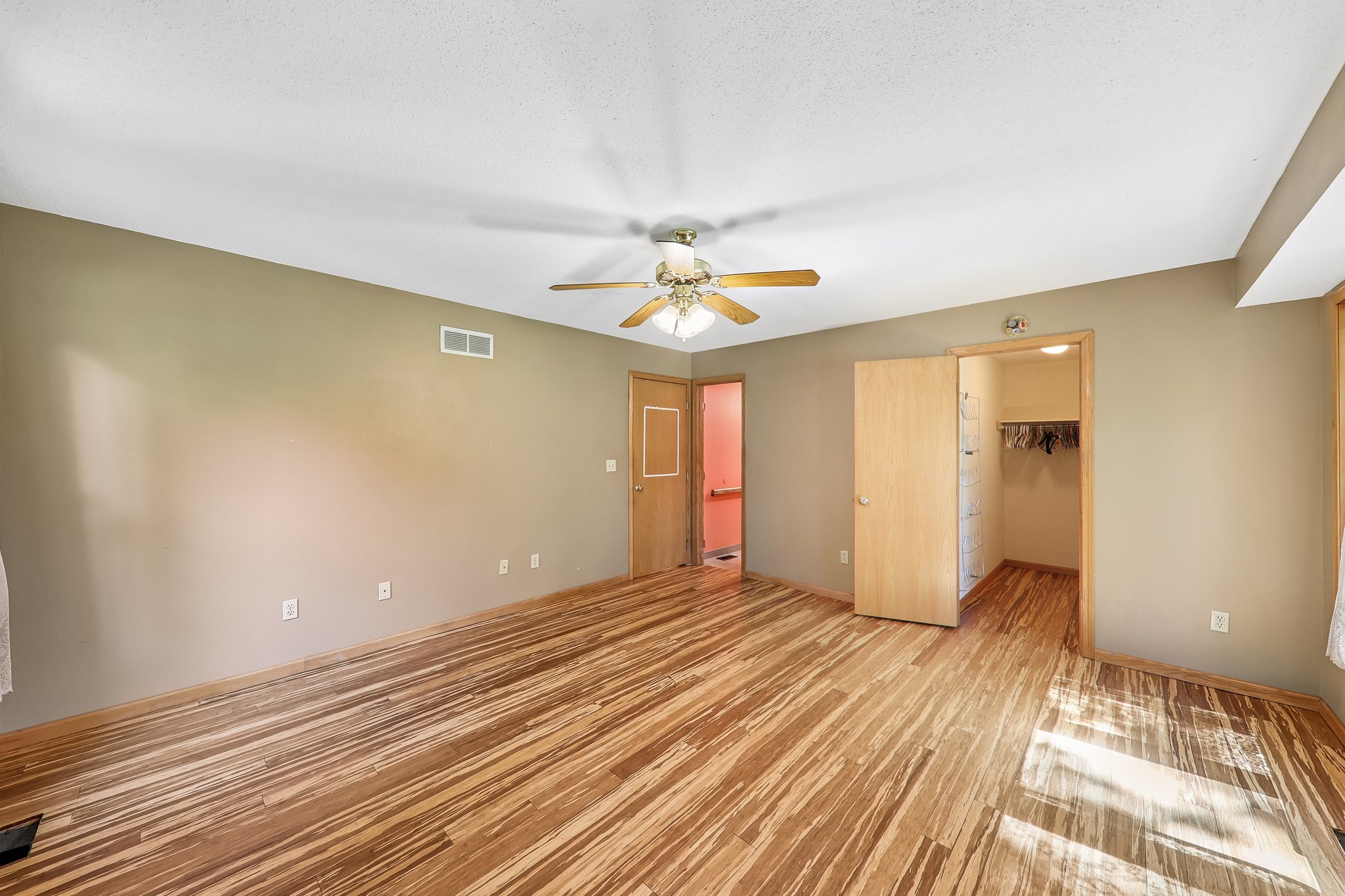 11706 Walshville Trail-S2908-030.jpg